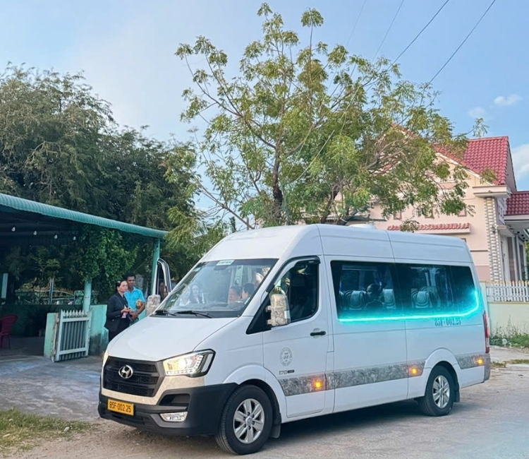 xe du lịch phan rang Xe đưa đón sân bay Cam Ranh Vĩnh Hy
